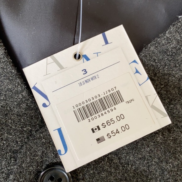 Vest - Picture 2 of 9